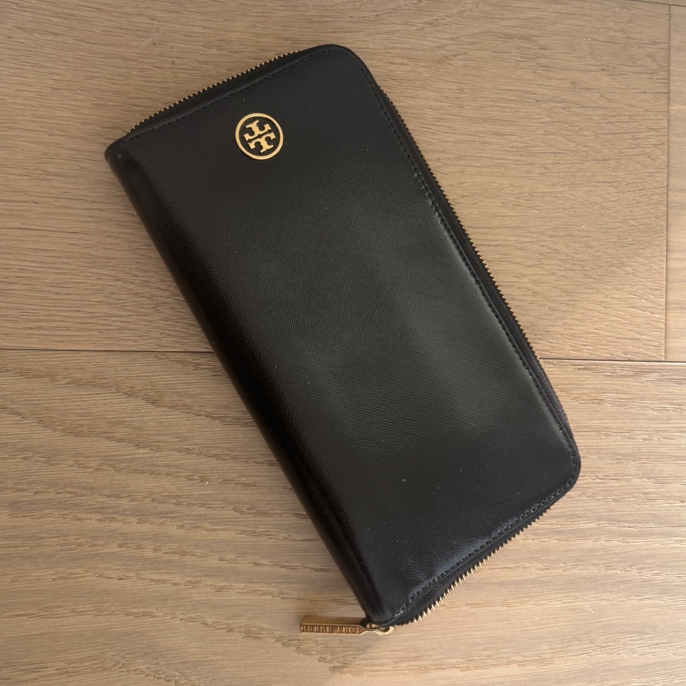 Tory Burch Black Leather Wallet with Gold Logo